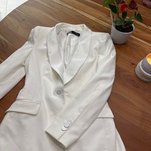White blazer Zara
